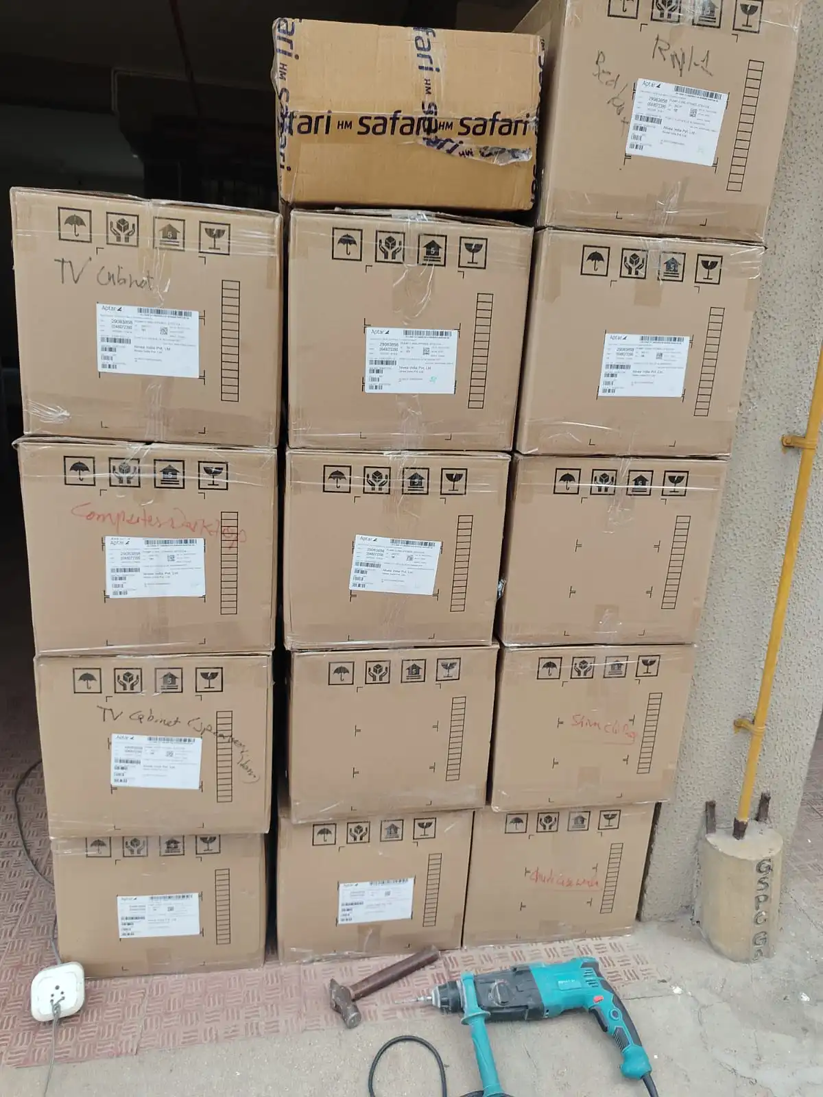 Loading and Unloading Services - OM Relocation